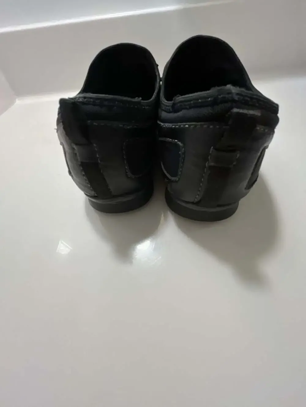 Liz Claiborne Women's Black Lightweight Comfort Sport Sneakers with Bungee Lacin